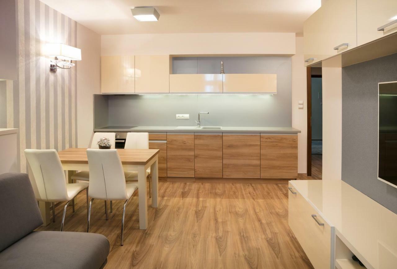 Foter Rezidencia Apartment Дьор Екстериор снимка
