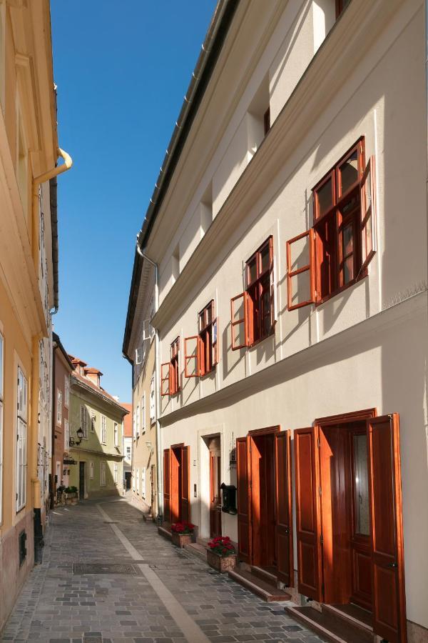 Foter Rezidencia Apartment Дьор Екстериор снимка